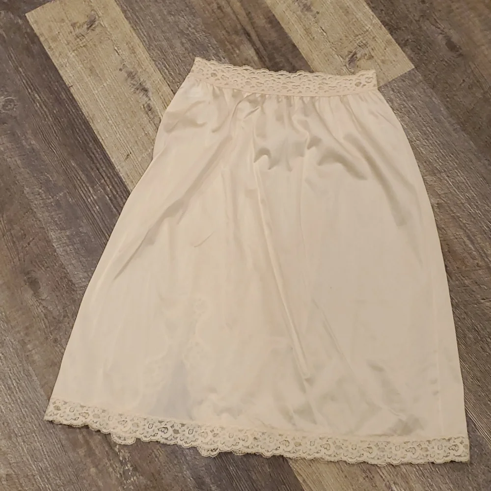 Vintage Vassarette Lace Elastic Waist Nylon Half Slip Size M